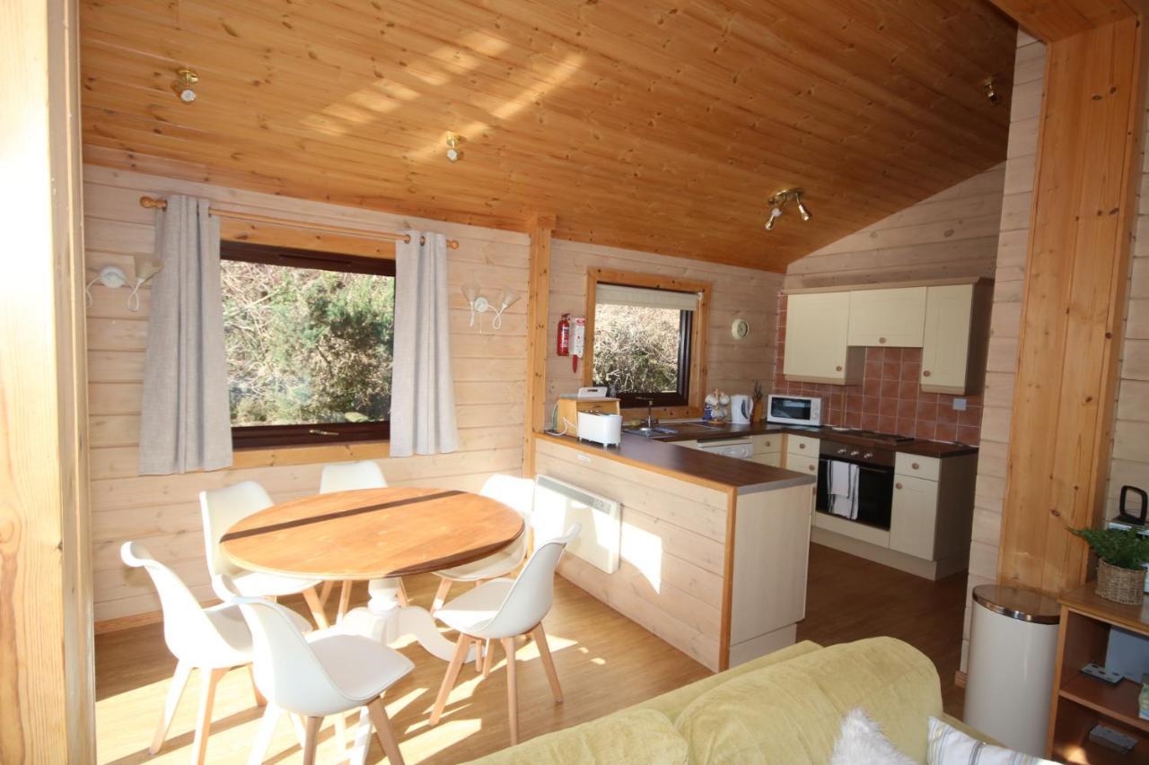 Hartland Hideaway Lodge Woolfardisworthy  Екстериор снимка
